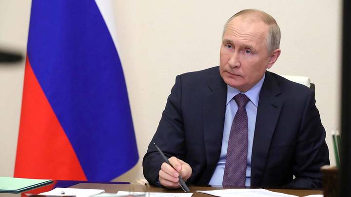 Путин подписал закон о введении акциза на сладкие напитки..